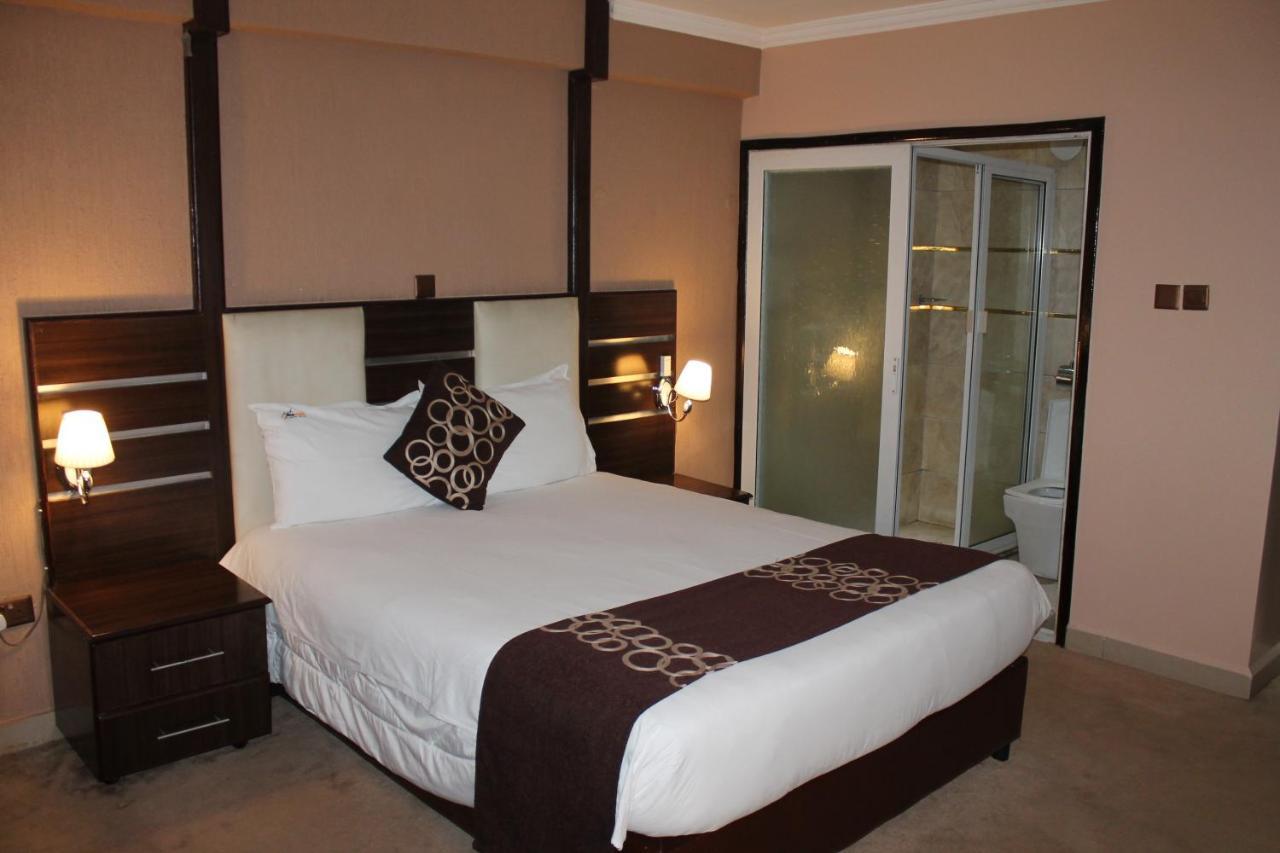 Airport Landing Hotel Найроби Экстерьер фото