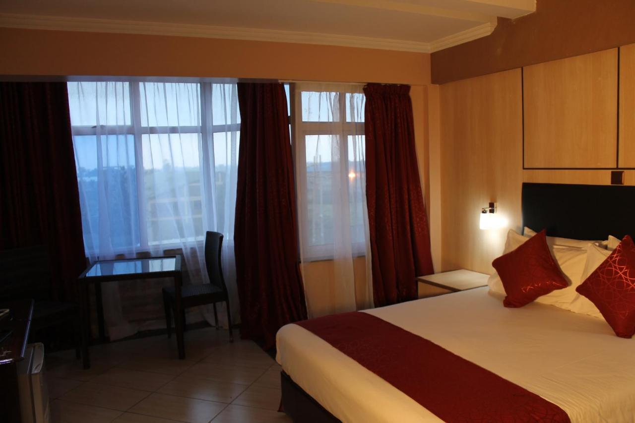Airport Landing Hotel Найроби Экстерьер фото