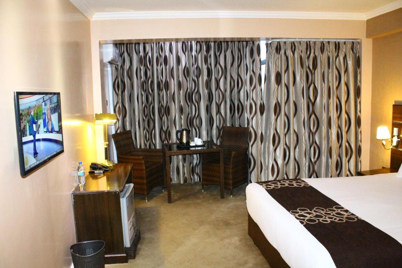 Airport Landing Hotel Найроби Экстерьер фото