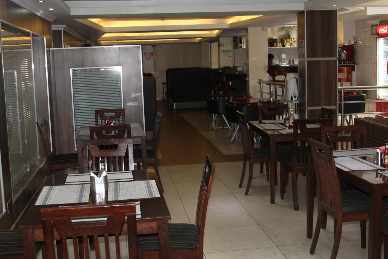 Airport Landing Hotel Найроби Экстерьер фото