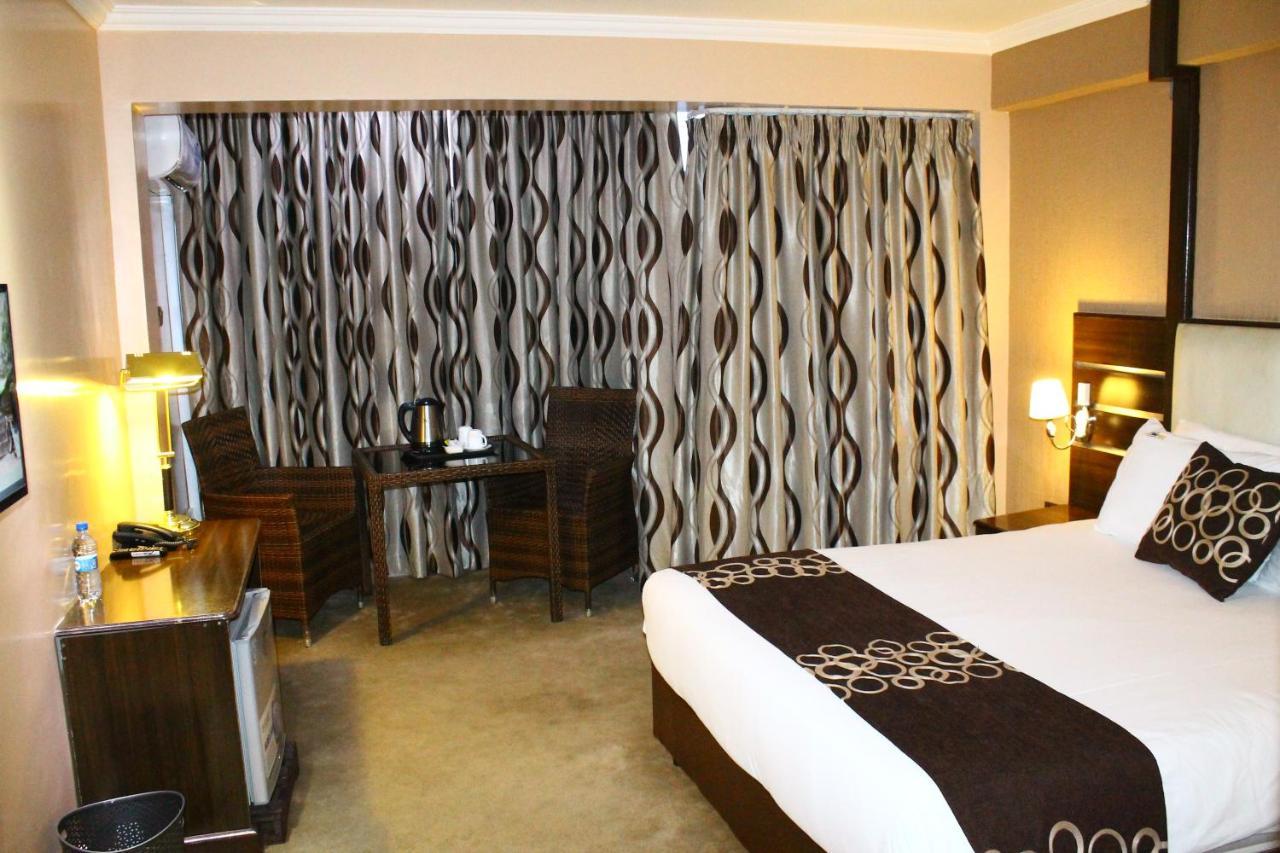 Airport Landing Hotel Найроби Экстерьер фото