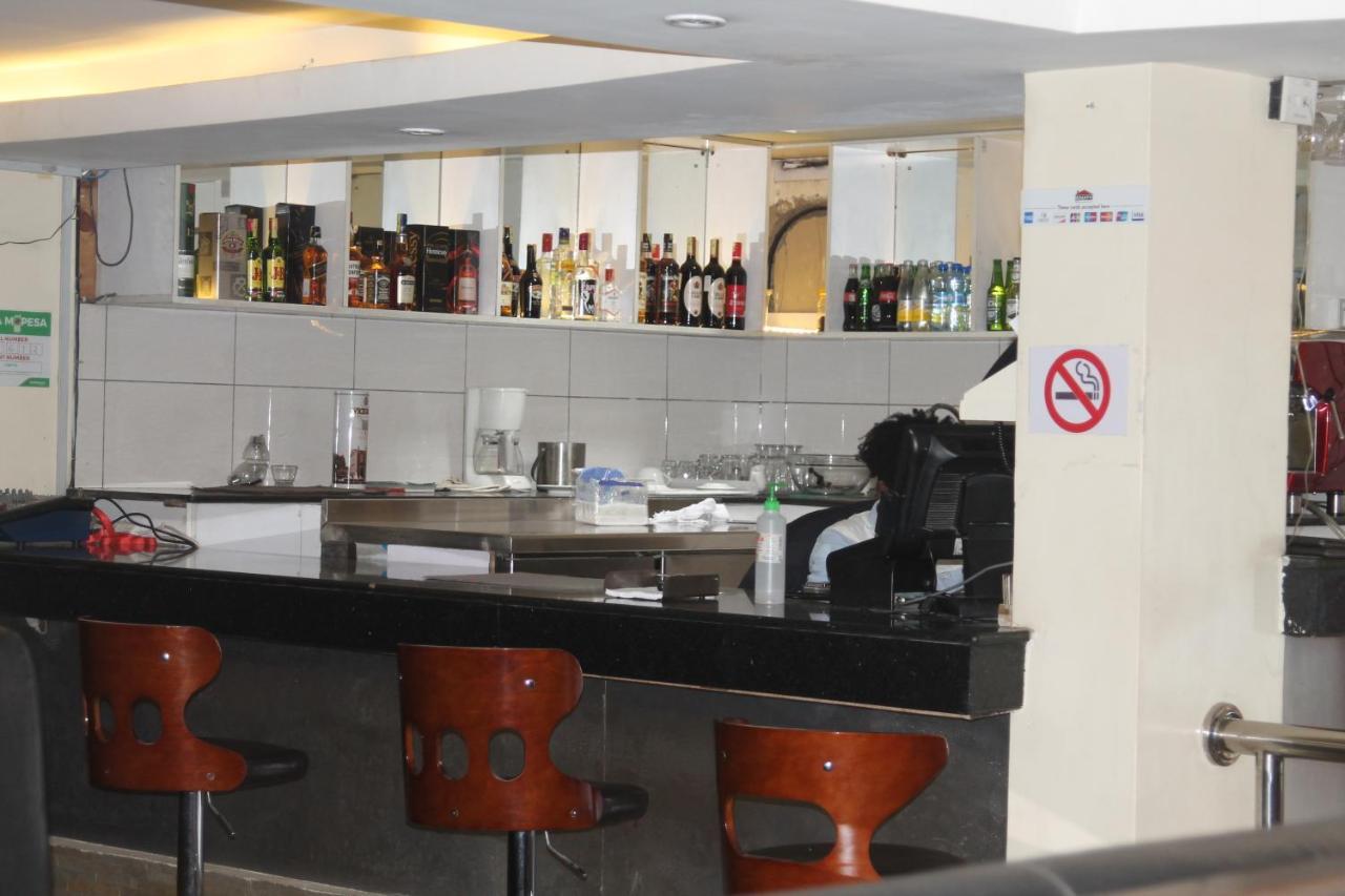 Airport Landing Hotel Найроби Экстерьер фото