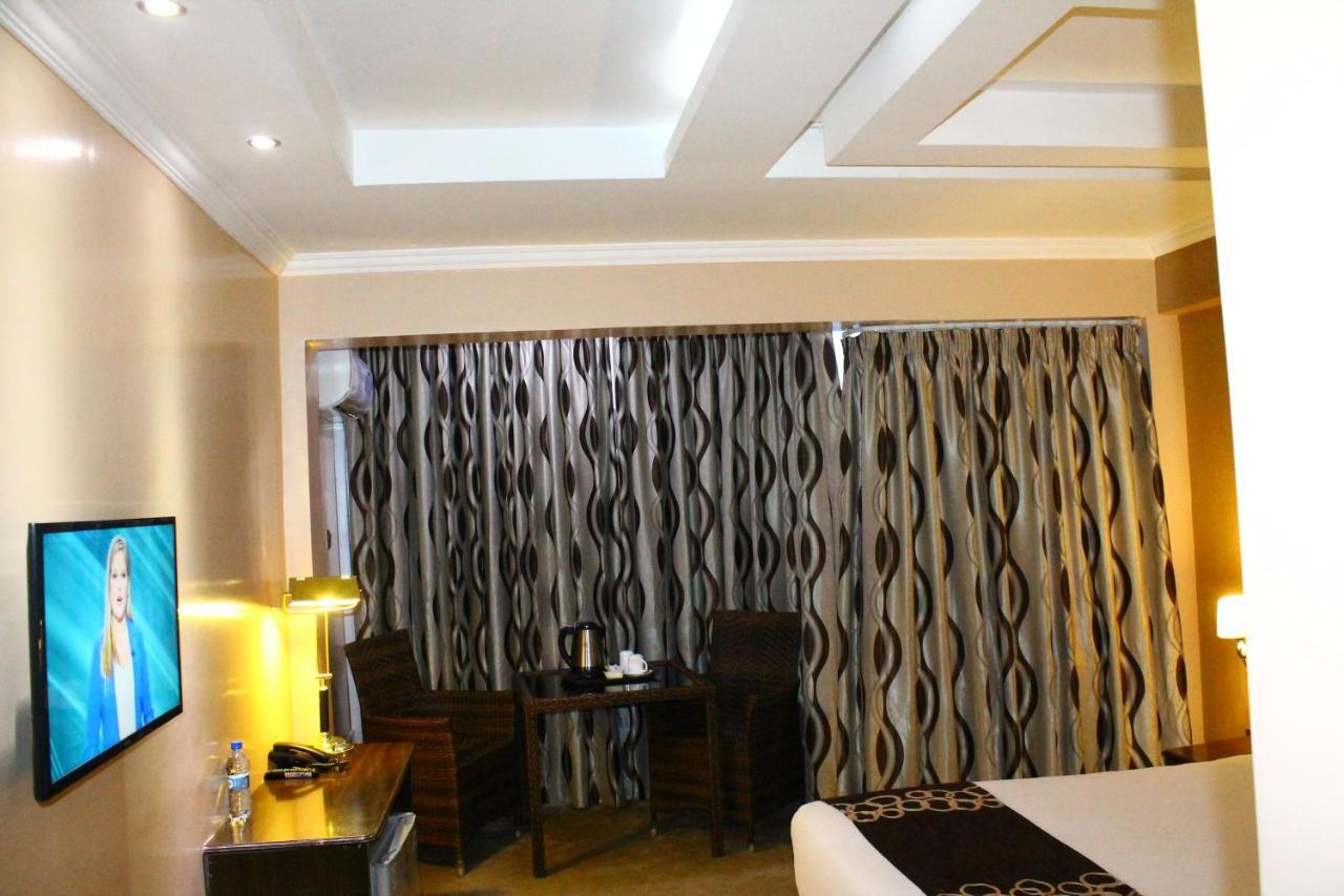 Airport Landing Hotel Найроби Экстерьер фото