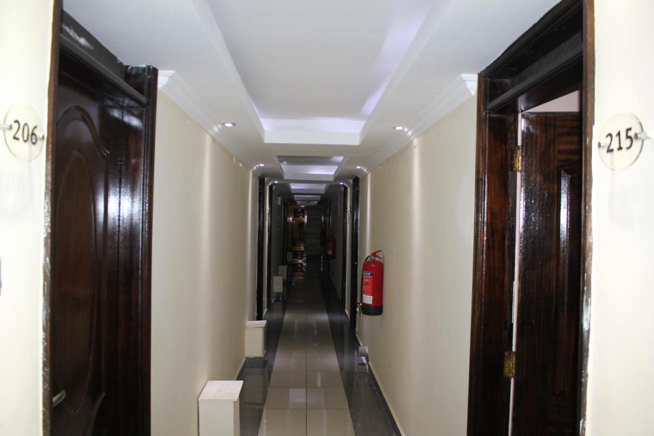 Airport Landing Hotel Найроби Экстерьер фото