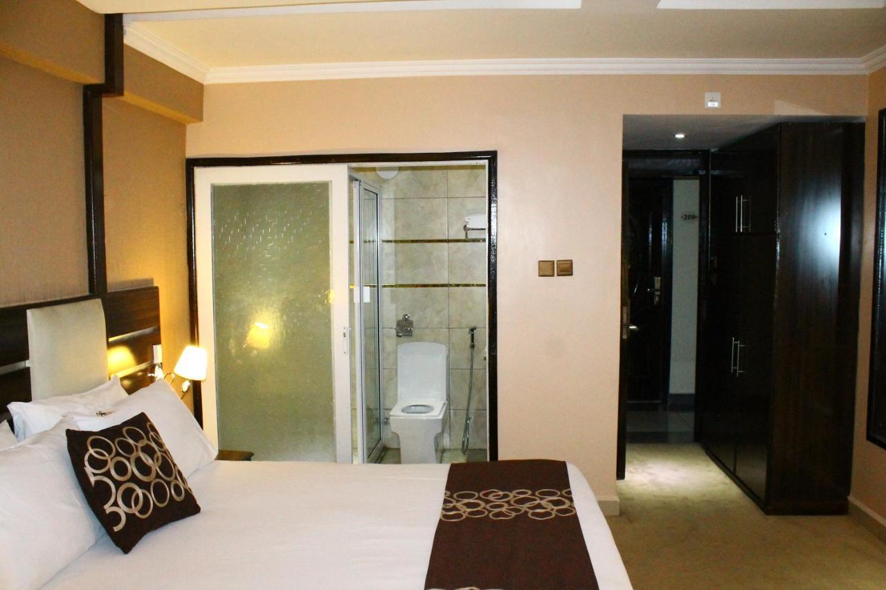 Airport Landing Hotel Найроби Экстерьер фото