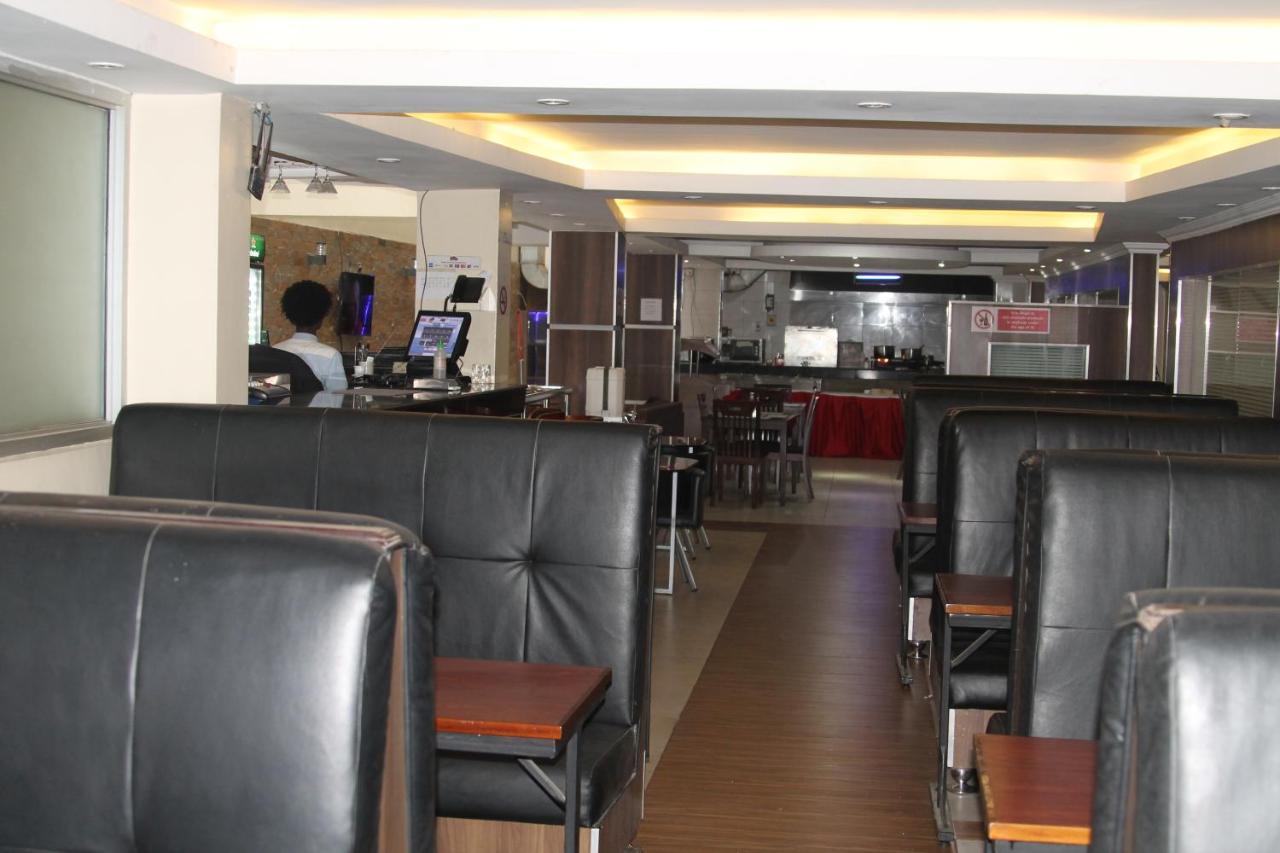 Airport Landing Hotel Найроби Экстерьер фото
