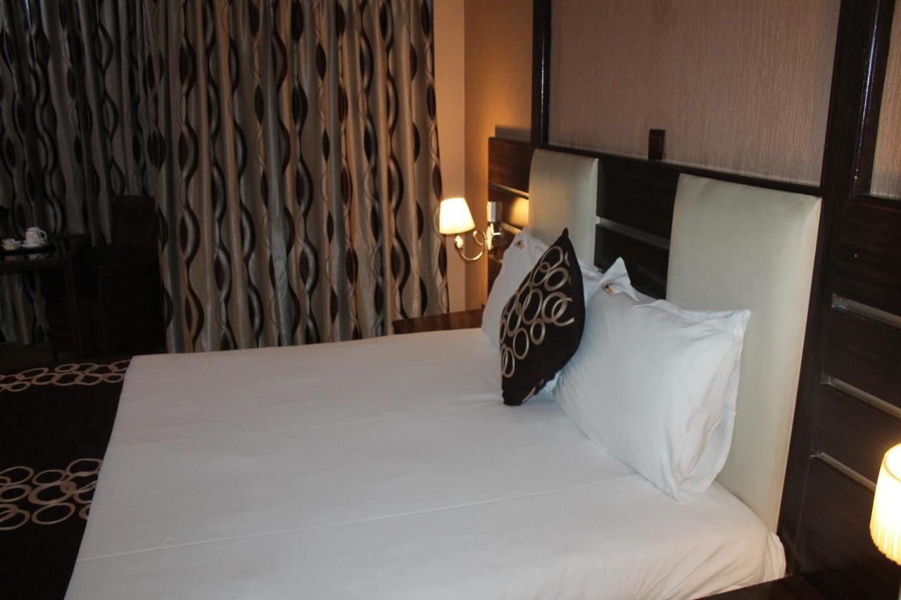 Airport Landing Hotel Найроби Экстерьер фото