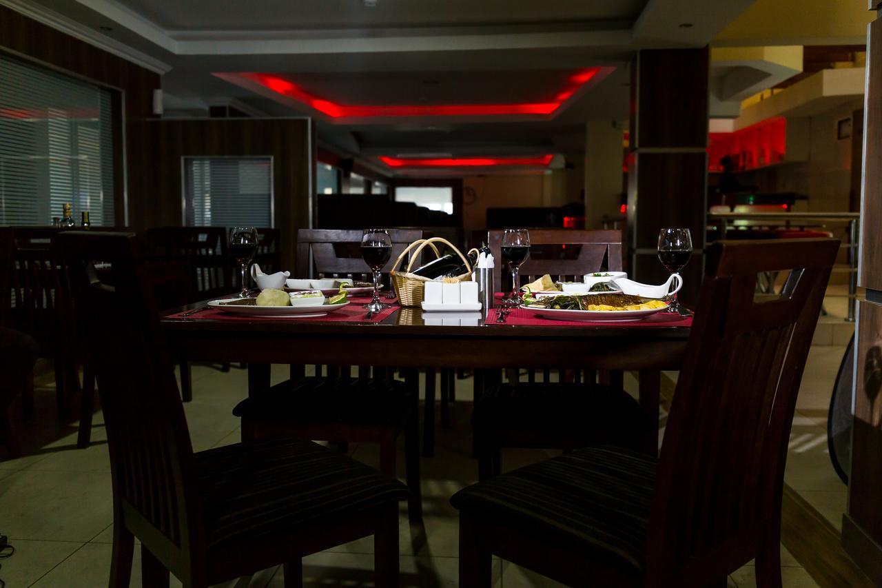 Airport Landing Hotel Найроби Экстерьер фото