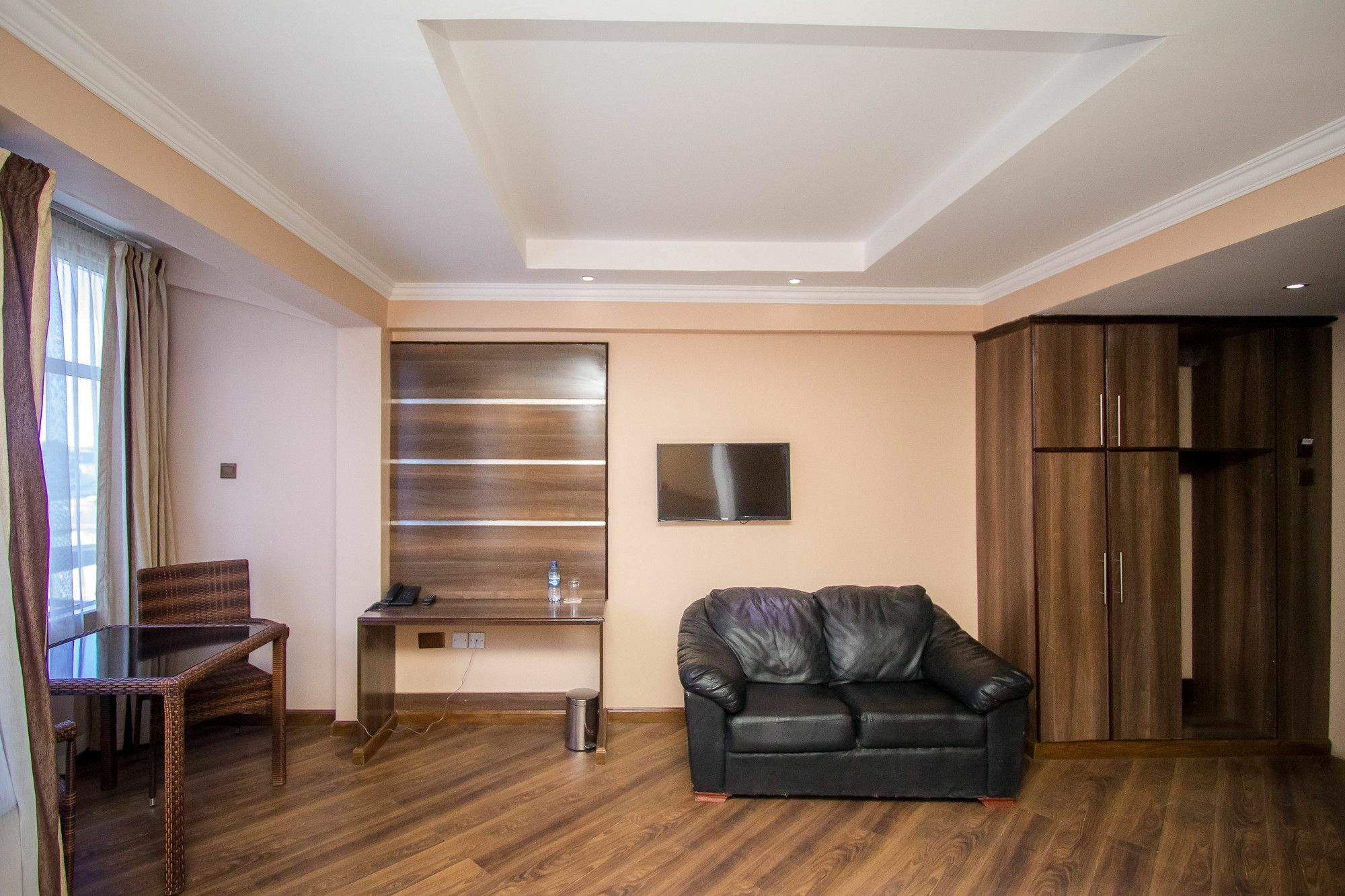 Airport Landing Hotel Найроби Экстерьер фото
